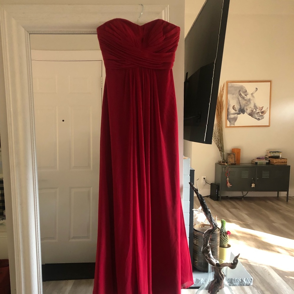 David’s bridal size 2 strapless dress in Apple